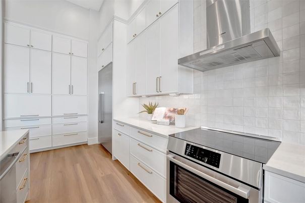 Interior, Kitchen, Stainless Steel Appliances, Wood Texture Flooring
