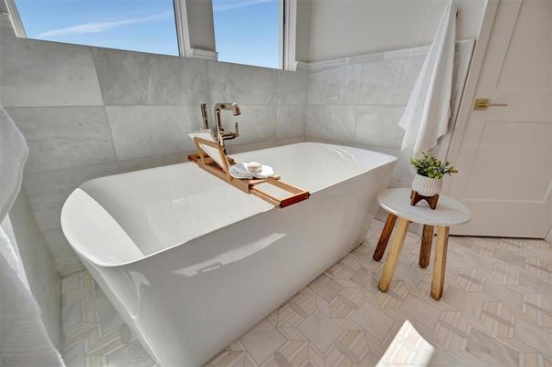 Bathroom, Free Standing Baths, Interior