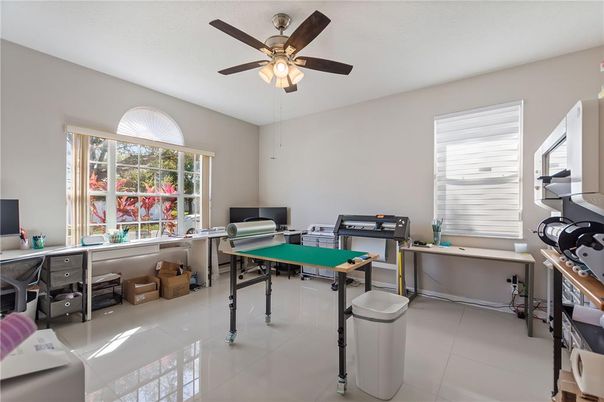 Home Office, Interior