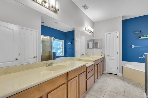 Bathroom, Dual Sink Vanities, Interior