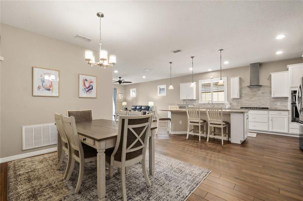 Chandelier, Dining room, Interior, Kitchen, Pendant Lights, Recessed Lighting, Wood Texture Flooring