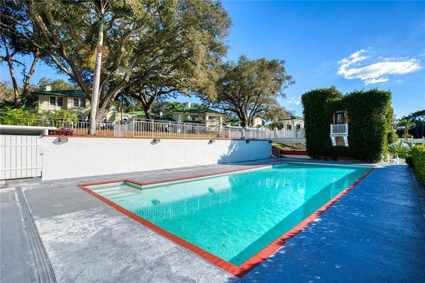 Exterior, Pool