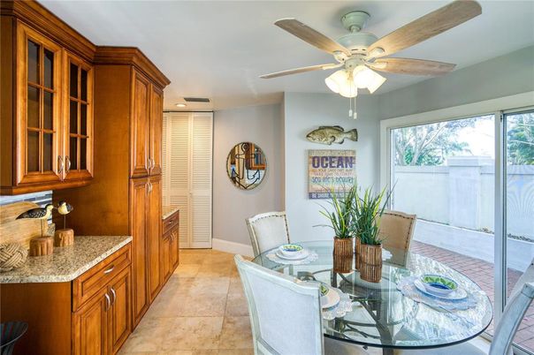 Dining room, Interior, Recessed Lighting