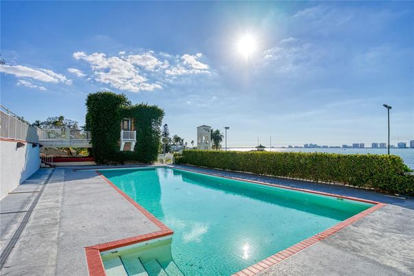 Exterior, Pool