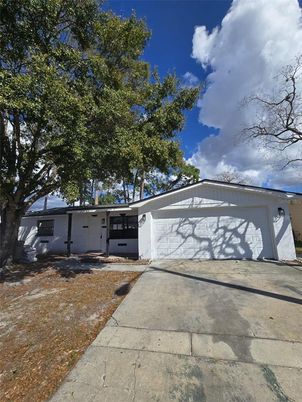 Attached, Exterior, Facade, Ranch