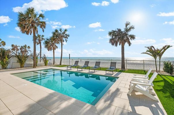 Exterior, Pool, Water