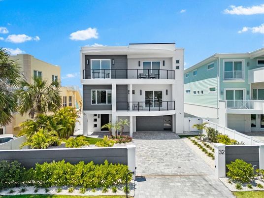 Attached, Exterior, Facade, Modern