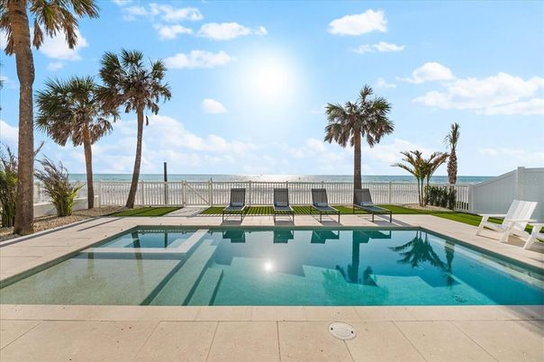 Exterior, Pool, Water