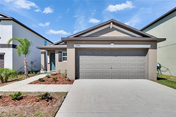 Attached, Exterior, Facade, American Craftsman