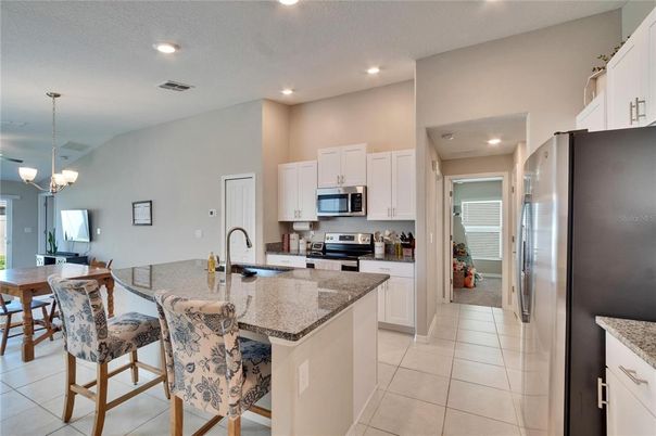 Chandelier, Dining room, Interior, Kitchen, Recessed Lighting, Stainless Steel Appliances