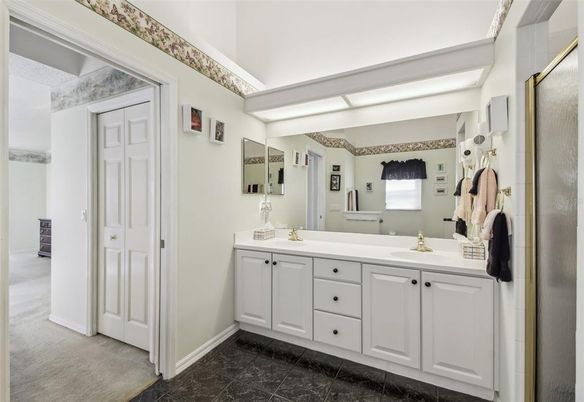 Bathroom, Dual Sink Vanities, Interior