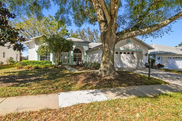 Attached, Exterior, Facade, Ranch