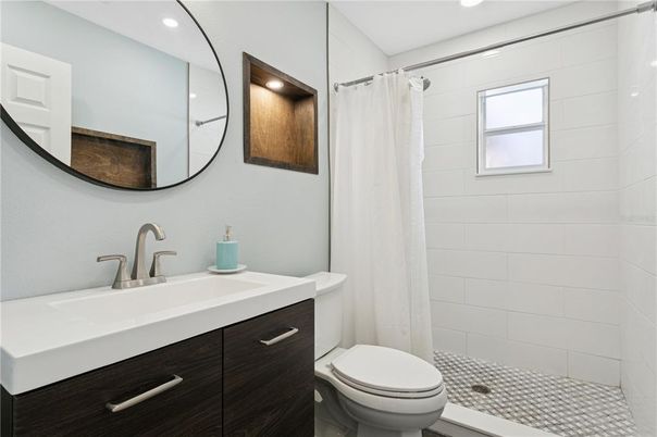 Bathroom, Interior, Recessed Lighting