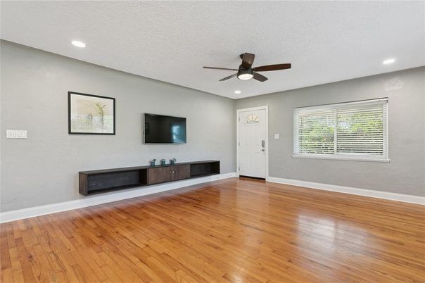 Empty room, Interior, Recessed Lighting, Wood Texture Flooring