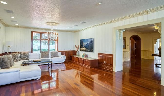 Chandelier, Interior, Living room, Recessed Lighting, Wood Texture Flooring