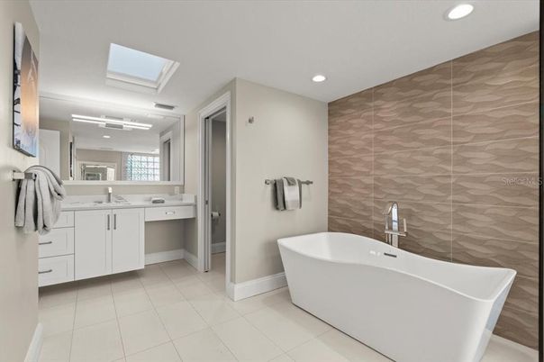 Bathroom, Dual Sink Vanities, Free Standing Baths, Interior, Recessed Lighting