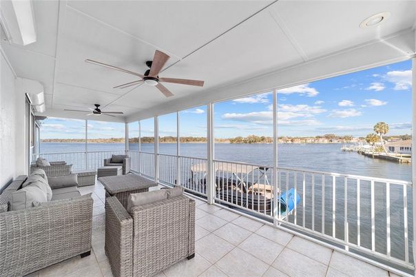Interior, Living room, Sun Room, Water