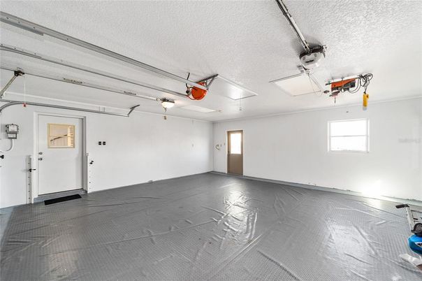 Garage, Interior