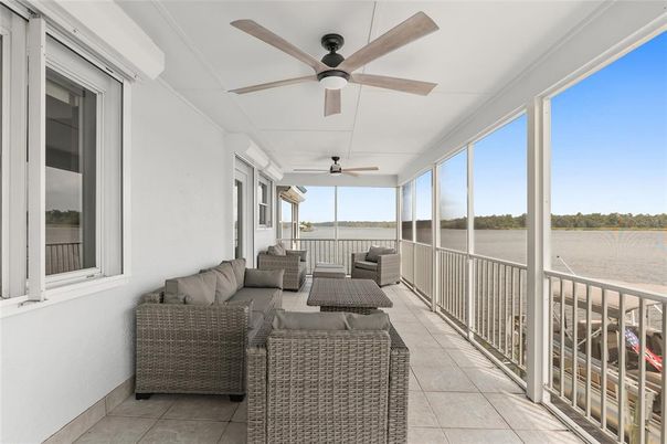 Interior, Sun Room, Water