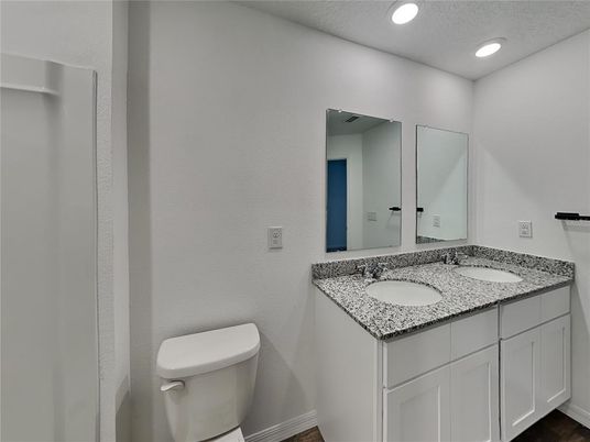 Bathroom, Dual Sink Vanities, Interior, Recessed Lighting