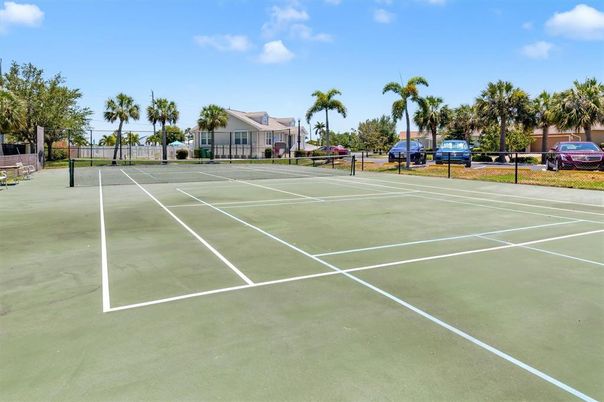 Exterior, Tennis Courts