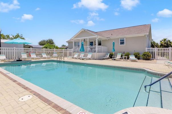 Exterior, Pool