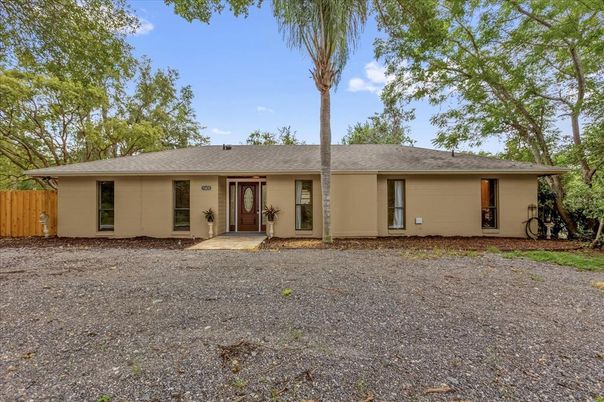 Backyard, Exterior, Facade, Ranch