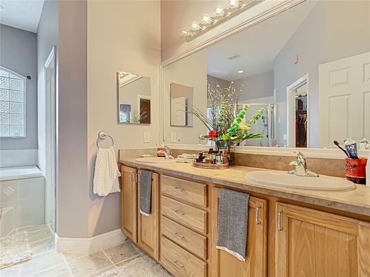 Bathroom, Dual Sink Vanities, Interior, Recessed Lighting