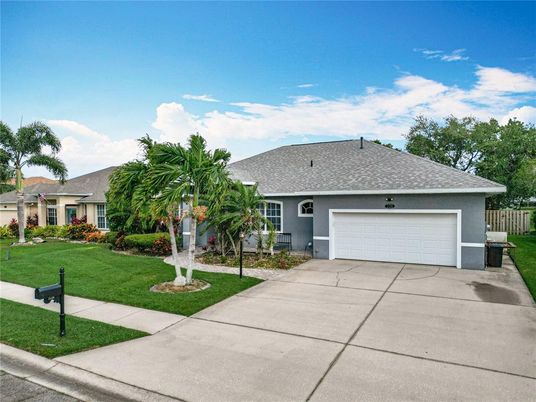 Attached, Exterior, Facade, Ranch