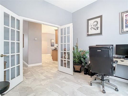 Home Office, Interior