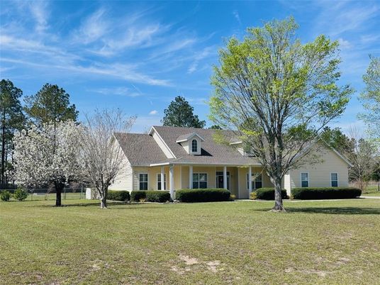 Backyard, Exterior, Facade, Cape Cod
