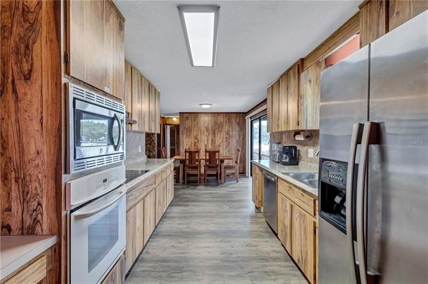 Dining room, Interior, Kitchen, Stainless Steel Appliances, Wood Texture Flooring
