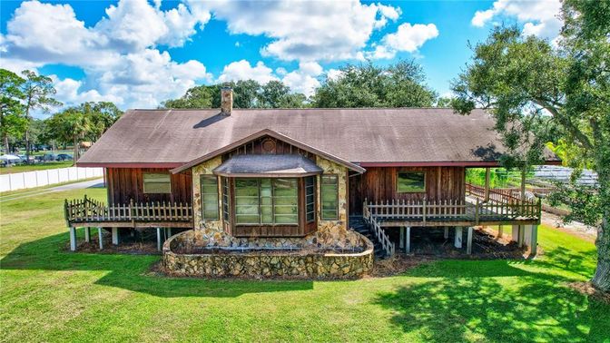 Backyard, Exterior, Facade, Log Home
