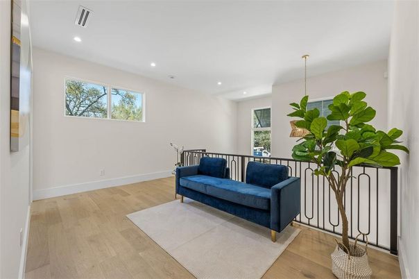 Interior, Pendant Lights, Recessed Lighting, Wood Texture Flooring