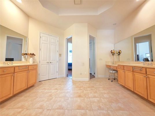 Bathroom, Dual Sink Vanities, Interior, Recessed Lighting