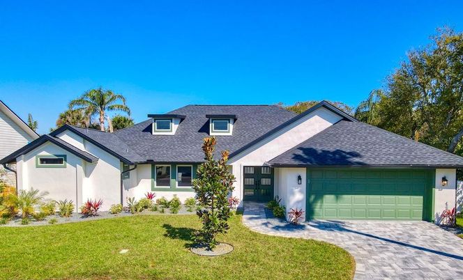 Attached, Exterior, Facade, Ranch