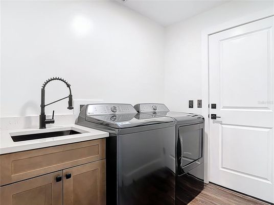 Interior, Washer, Wood Texture Flooring