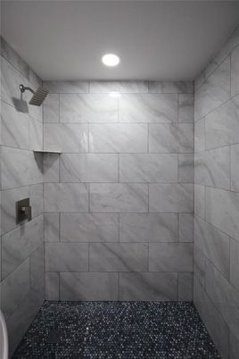 Bathroom, Interior, Recessed Lighting