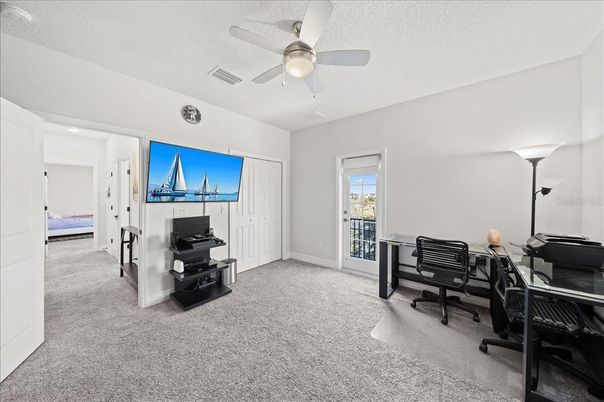 Home Office, Interior
