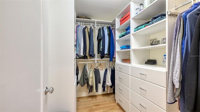 Interior, Walk-in Closets, Wood Texture Flooring