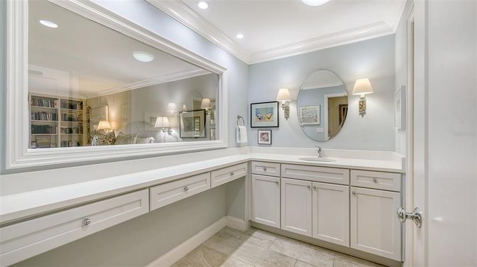 Bathroom, Dual Sink Vanities, Interior, Recessed Lighting