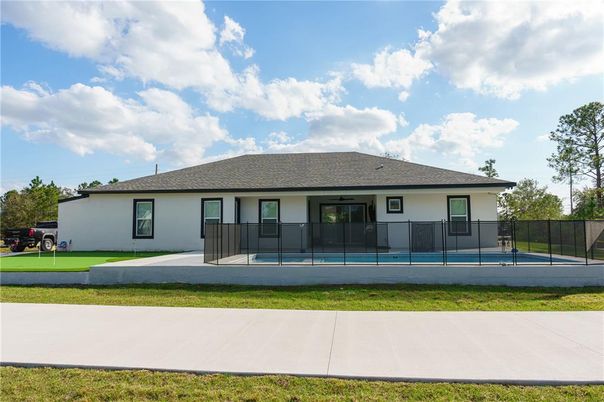 Backyard, Exterior, Facade, Pool, Ranch