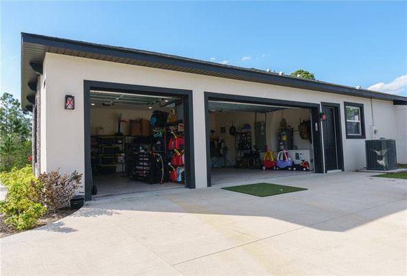 Detached Garage, Exterior