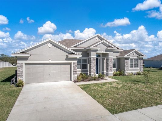 Attached, Exterior, Facade, American Craftsman