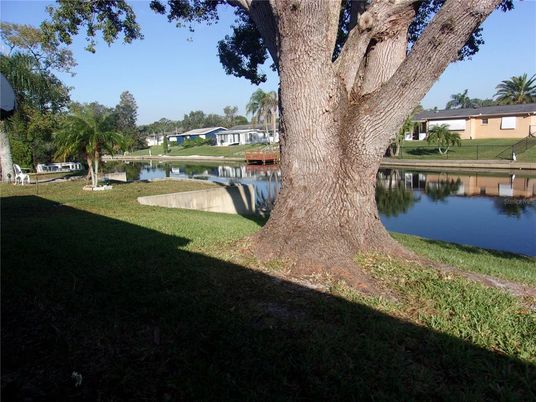 Exterior, Lake