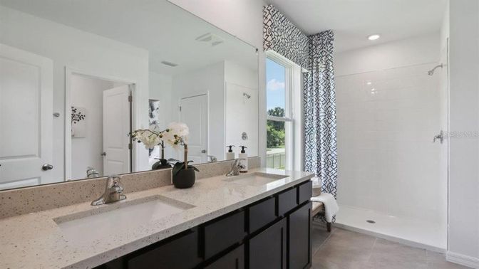 Bathroom, Dual Sink Vanities, Interior, Recessed Lighting