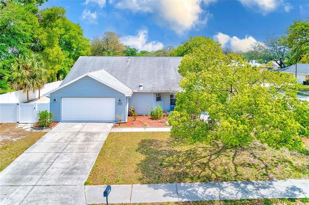 Attached, Exterior, Facade, Ranch