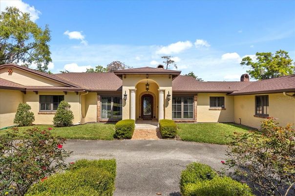 Backyard, Exterior, Facade, Ranch