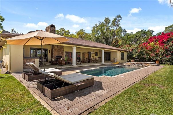 Exterior, Pool