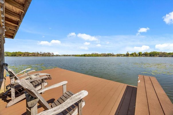 Exterior, Lake